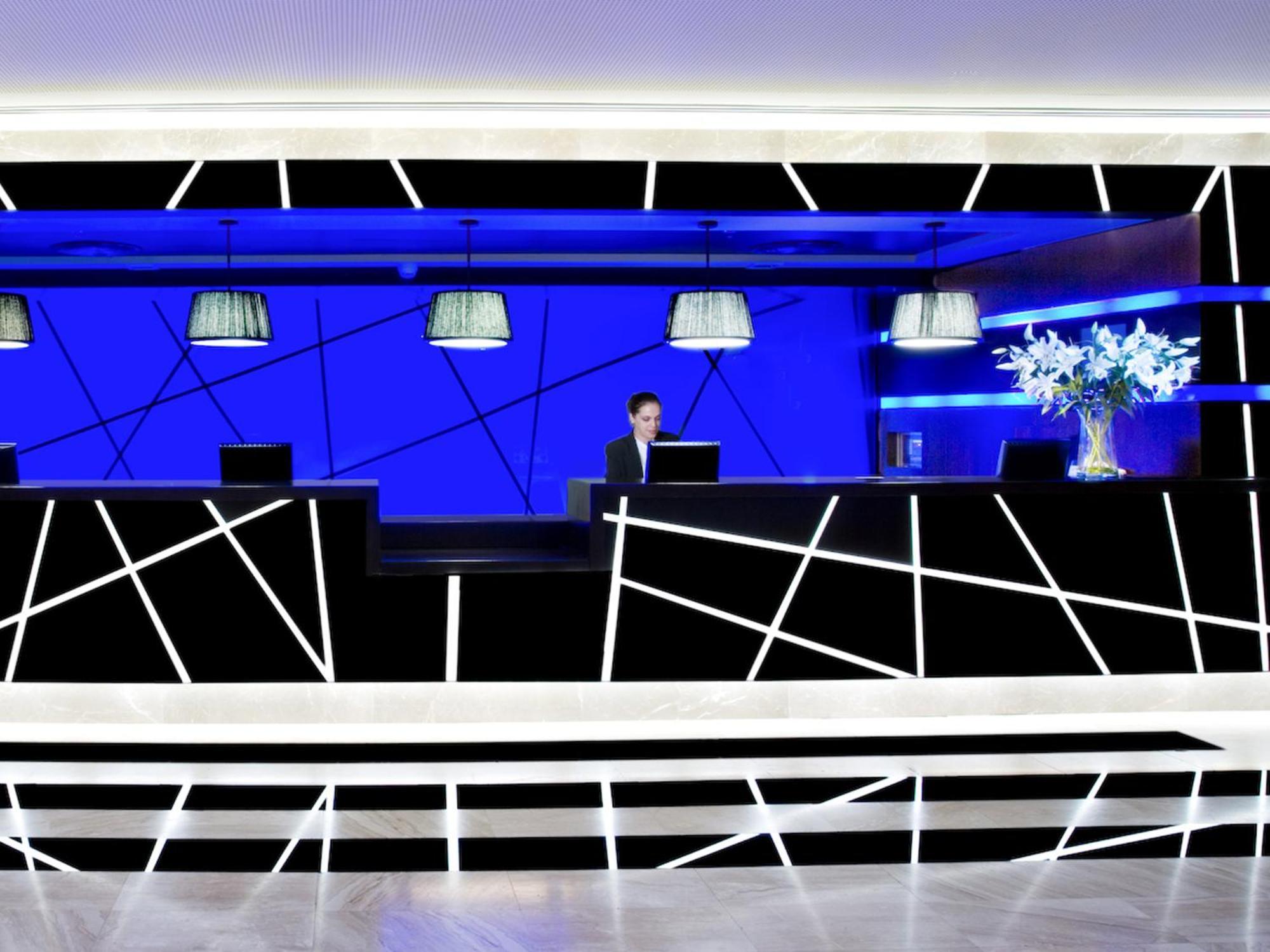 Dan Panorama Haifa Hotel Eksteriør bilde The hotel's lobby