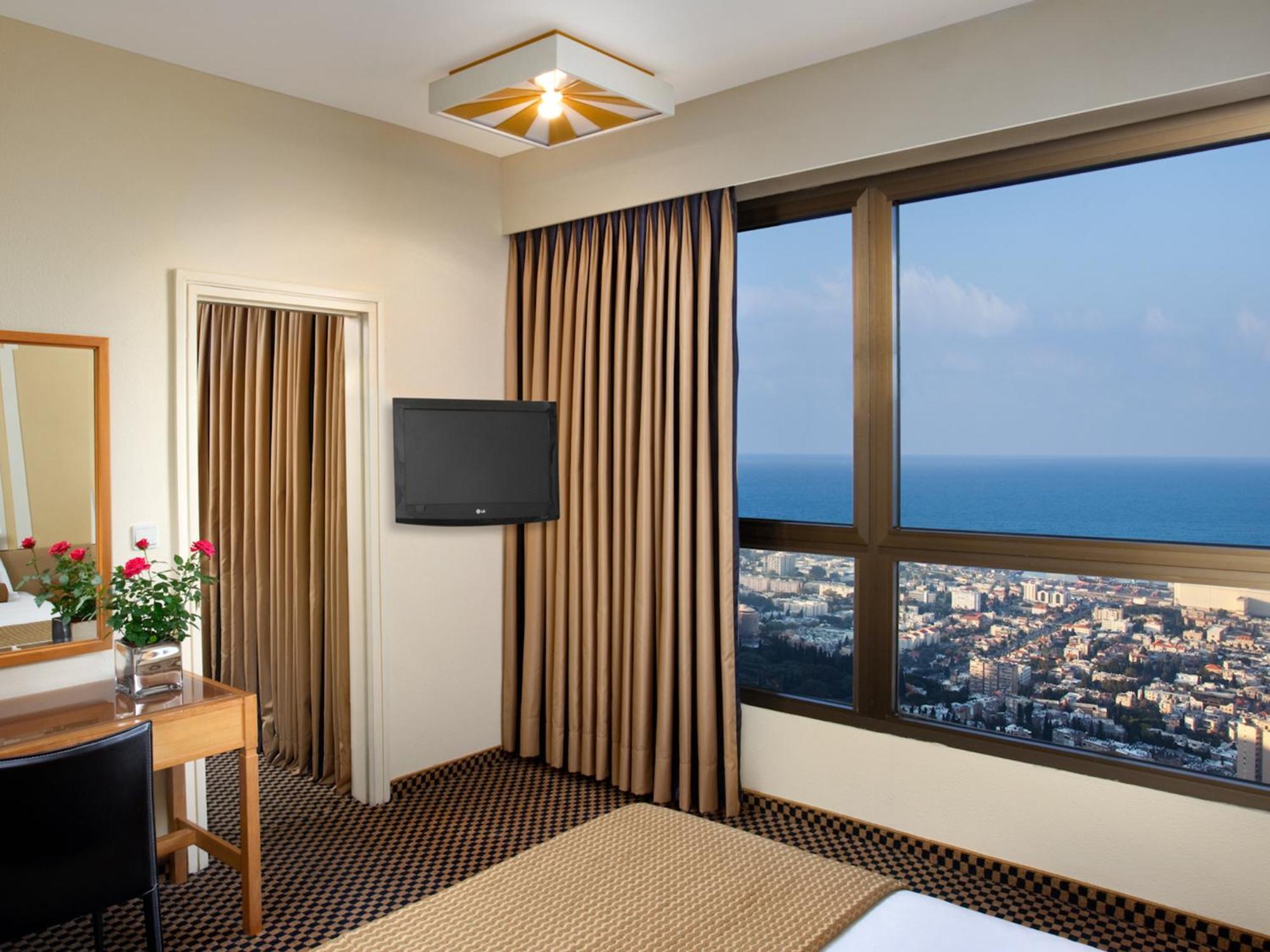Dan Panorama Haifa Hotel Eksteriør bilde A room at the hotel